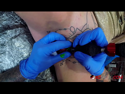 ❤️ Sully Savage-k izugarri tatuatu zuen klitorian tatuaje bat egin zuen ❤❌ Porno ederra %eu.special-grasser.ruan