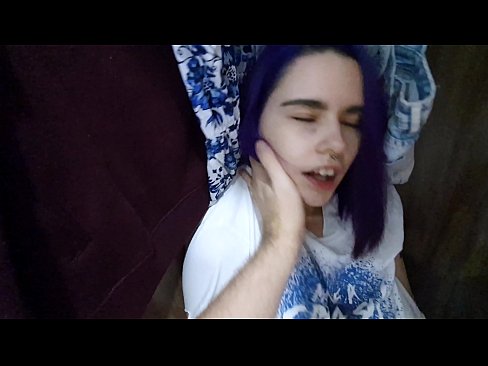 ❤️ Nire ahizpa armairuan aurkitu eta lagundu zion esperma ❤❌ Porno ederra %eu.special-grasser.ruan