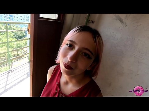 ❤️ Ikasle sentsuak arrotz bat zurrupatzen du kanpoaldean - Cum On His Face ❤❌ Porno ederra %eu.special-grasser.ruan